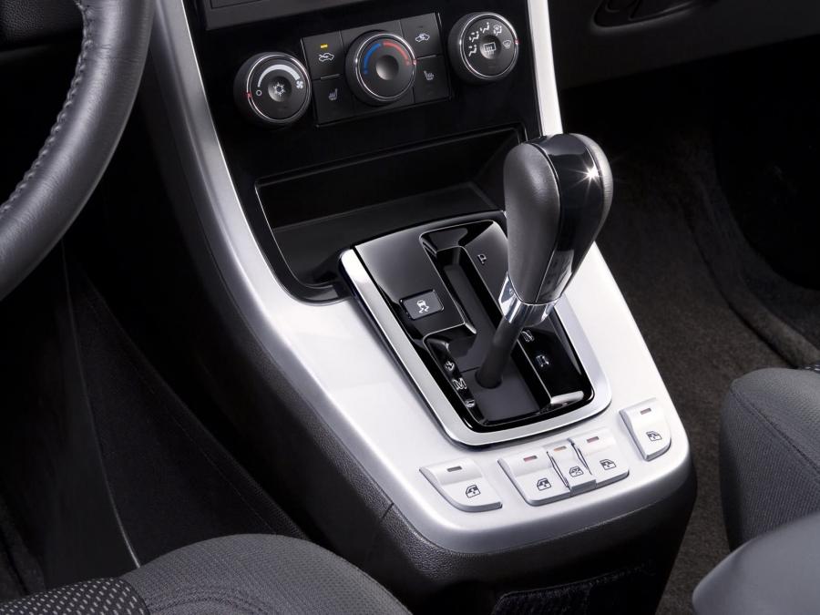  Pontiac Torrent GXP 2008 года  (фото 18 из 25)